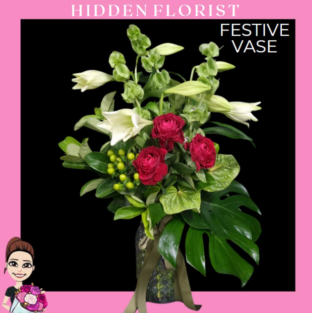 Festive Vase, Hidden Florist, Sunbury, Victoria. Sunbury`s Florist. Gisborne Florist. Woodend Florist. Macedon Florist. Kyneton Florist. Romsey Florist. Lancefield Florist. Diggers Rest Florist.
